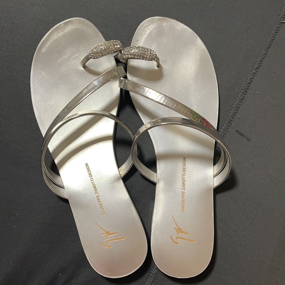 I'm selling Giuseppe zanotti sandals!! Like new - Picture 2 of 3